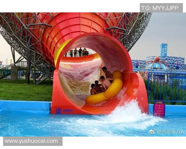 激烈角逐！顶级泳将挑战极限，泳池内惊险瞬间回顾